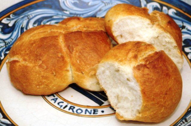 Madonna Immacolata a Caltagirone: festa inizia oggi con “muffulette”, panini con semi finocchio